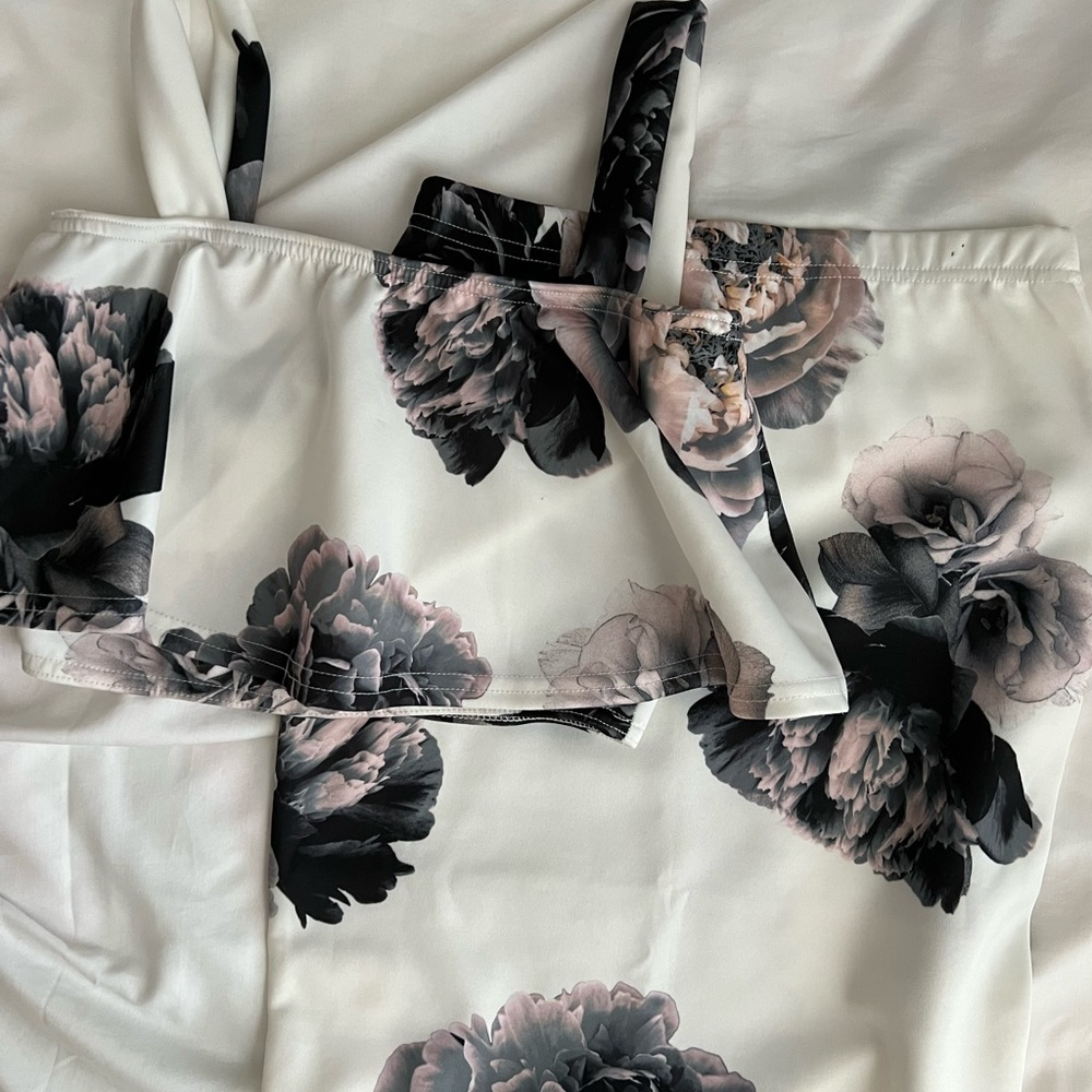 Boohoo floral set size US 4